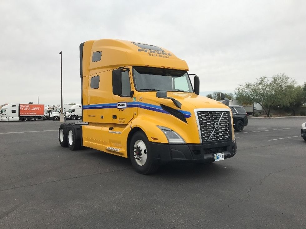 Sleeper Tractor-Heavy Duty Tractors-Volvo-2022-VNL64760-Tucson-AZ-477,368\n\t\tmiles-$ 68,250 - Image 1