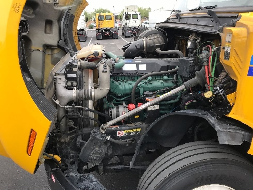 Sleeper Tractor-Heavy Duty Tractors-Volvo-2022-VNL64760-Tucson-AZ-477,368\n\t\tmiles-$ 68,250 - Image 21