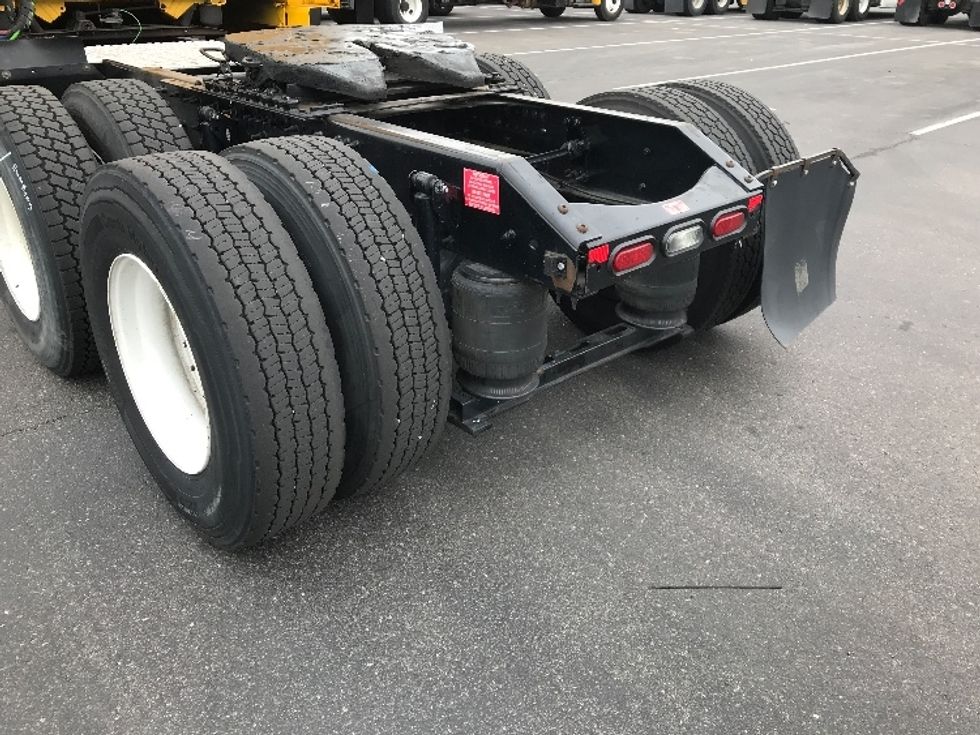 Sleeper Tractor-Heavy Duty Tractors-Volvo-2022-VNL64760-Tucson-AZ-477,368\n\t\tmiles-$ 68,250 - Image 23
