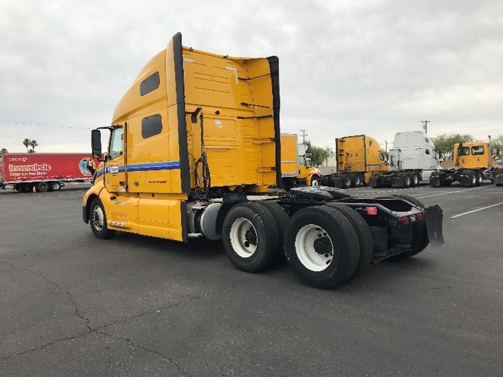 Sleeper Tractor-Heavy Duty Tractors-Volvo-2022-VNL64760-Tucson-AZ-477,368\n\t\tmiles-$ 68,250 - Image 6