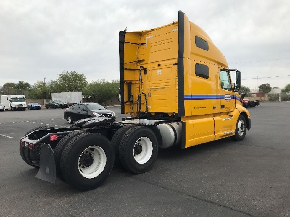 Sleeper Tractor-Heavy Duty Tractors-Volvo-2022-VNL64760-Tucson-AZ-477,368\n\t\tmiles-$ 68,250 - Image 8