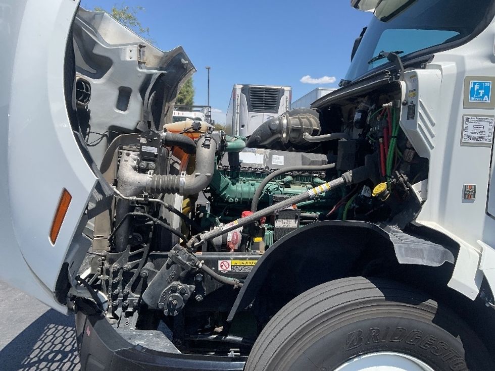 Sleeper Tractor-Heavy Duty Tractors-Volvo-2022-VNL64760-Tucson-AZ-581,542\n\t\tmiles-$ 77,500 - Image 20