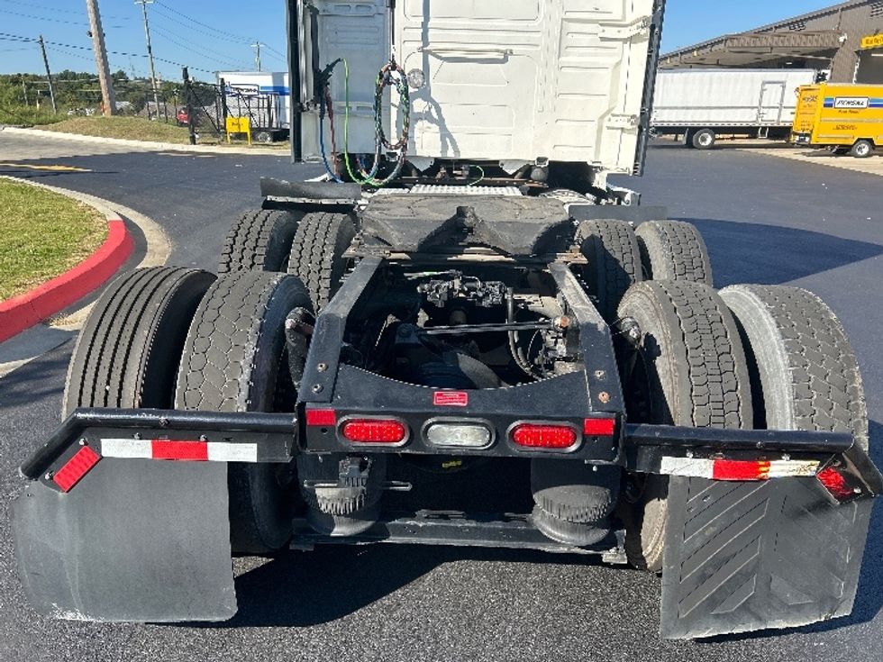 Sleeper Tractor-Heavy Duty Tractors-Volvo-2022-VNL64760-Tulsa-OK-361,747\n\t\tmiles-$ 90,000 - Image 6