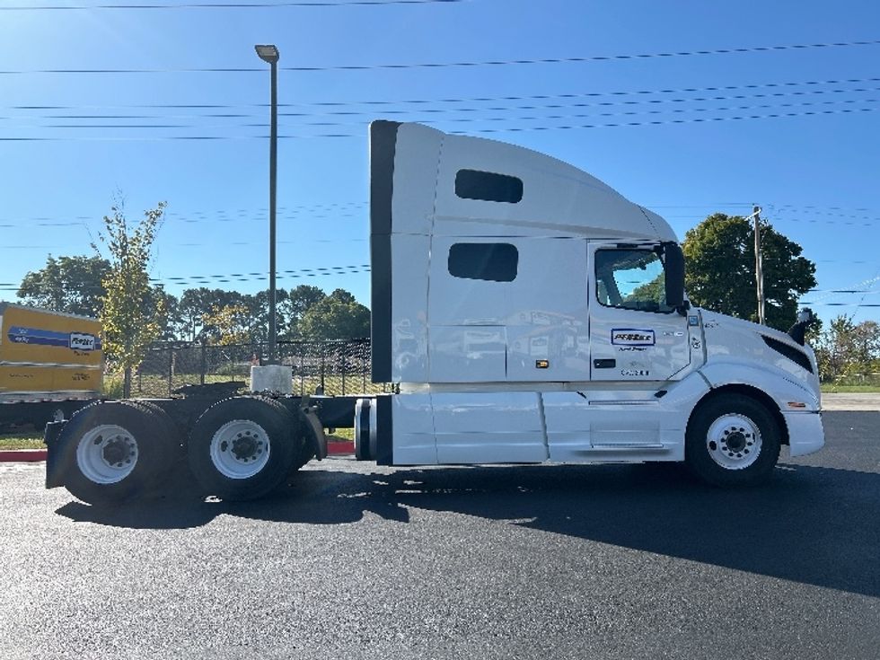 Sleeper Tractor-Heavy Duty Tractors-Volvo-2022-VNL64760-Tulsa-OK-361,747\n\t\tmiles-$ 90,000 - Image 8