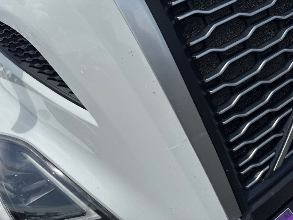 Sleeper Tractor-Heavy Duty Tractors-Volvo-2022-VNL64760-Villa Rica-GA-389,852\n\t\tmiles-$ 86,750 - Image 24