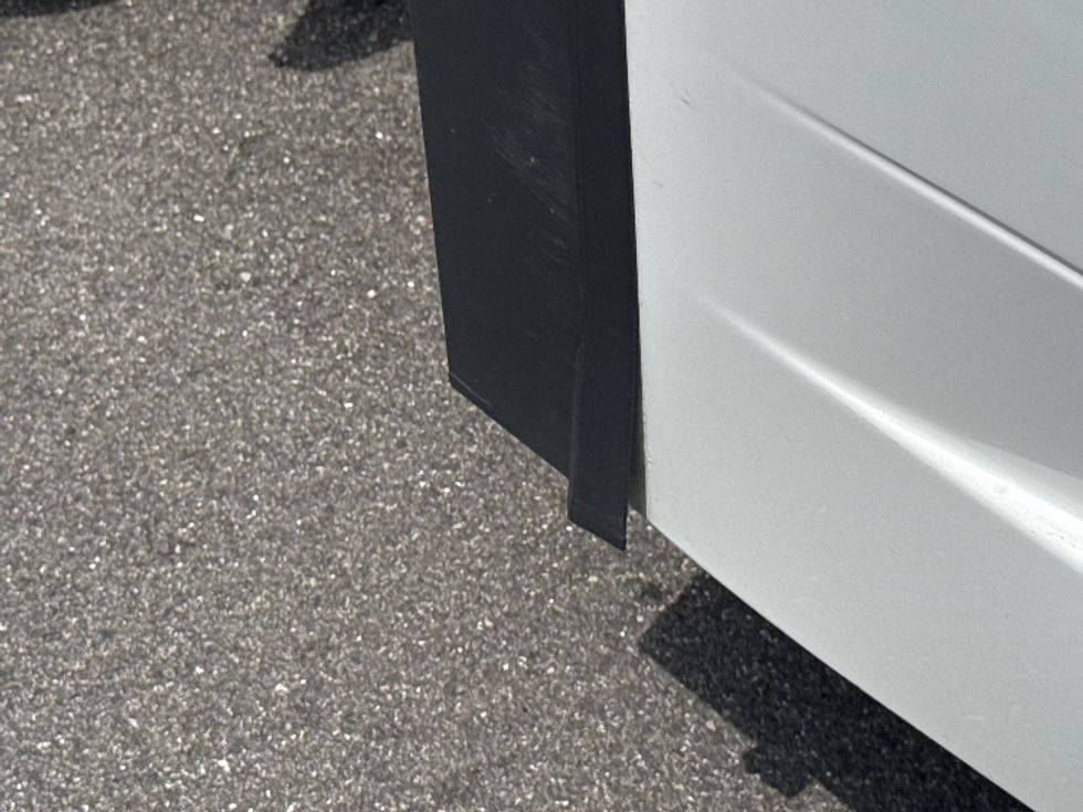 Sleeper Tractor-Heavy Duty Tractors-Volvo-2022-VNL64760-Villa Rica-GA-389,852\n\t\tmiles-$ 86,750 - Image 26