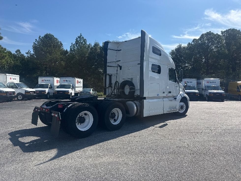 Sleeper Tractor-Heavy Duty Tractors-Volvo-2022-VNL64760-West Columbia-SC-491,605\n\t\tmiles-$ 74,250 - Image 7