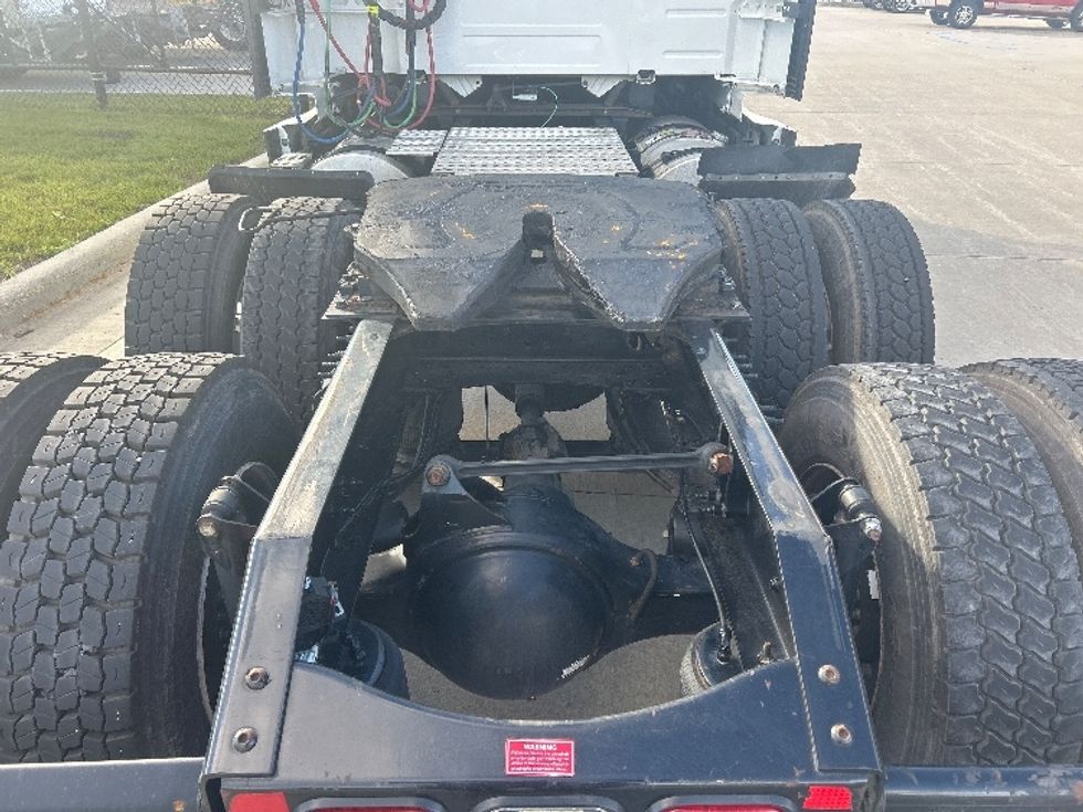 Sleeper Tractor-Heavy Duty Tractors-Volvo-2022-VNL64760-West Fargo-ND-485,671\n\t\tmiles-$ 72,750 - Image 6