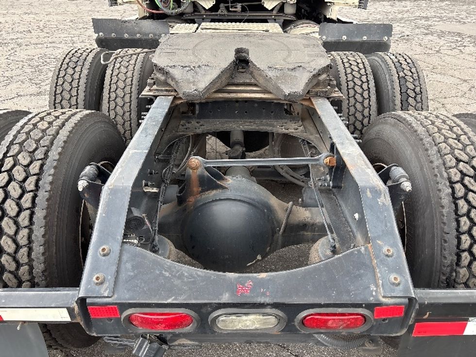 Sleeper Tractor-Heavy Duty Tractors-Volvo-2022-VNL64760-West Valley City-UT-522,922\n\t\tmiles-$ 77,750 - Image 6