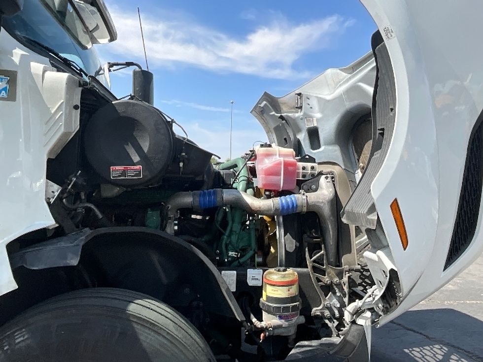 Sleeper Tractor-Heavy Duty Tractors-Volvo-2022-VNL64760-West Valley City-UT-550,879\n\t\tmiles-$ 73,250 - Image 20