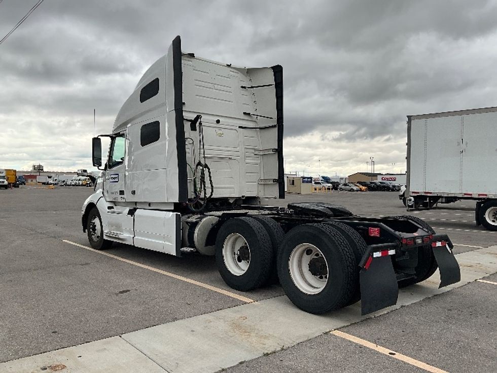 Sleeper Tractor-Heavy Duty Tractors-Volvo-2022-VNL64760-West Valley City-UT-551,867\n\t\tmiles-$ 71,250 - Image 5