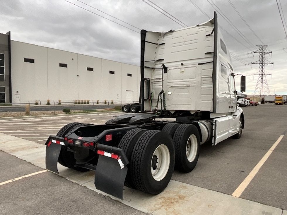 Sleeper Tractor-Heavy Duty Tractors-Volvo-2022-VNL64760-West Valley City-UT-551,867\n\t\tmiles-$ 71,250 - Image 7