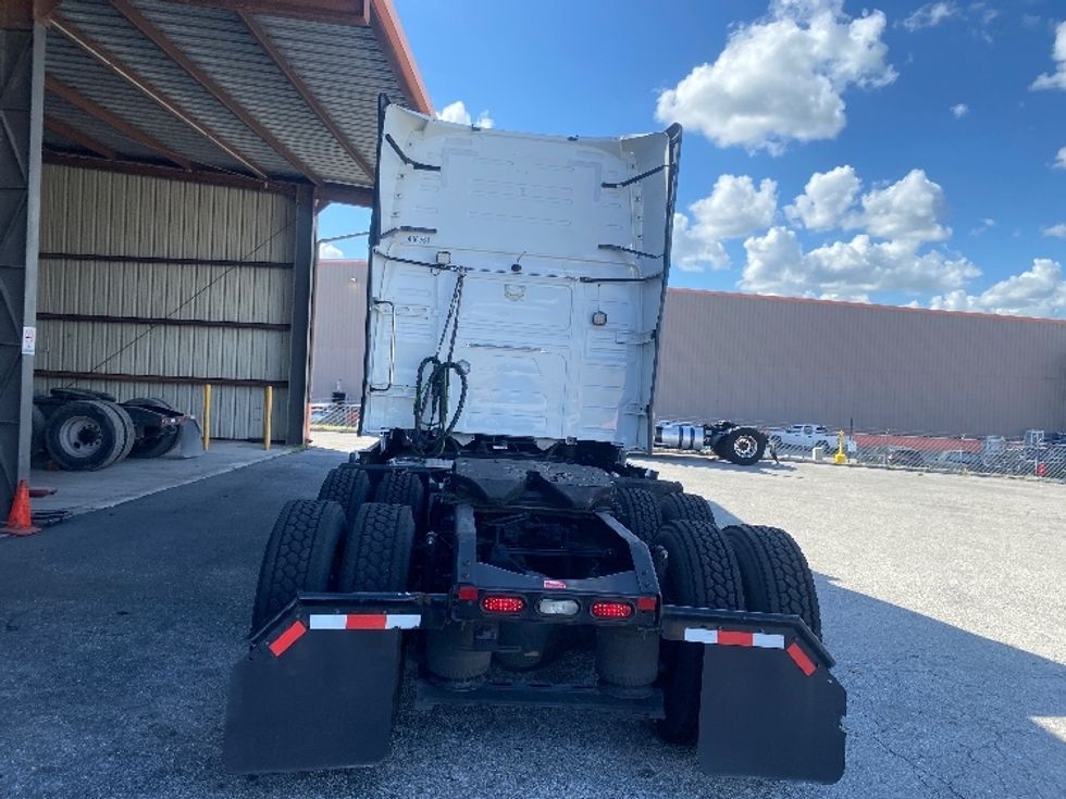 Sleeper Tractor-Heavy Duty Tractors-Volvo-2022-VNL64760-Winter Haven-FL-552,303\n\t\tmiles-$ 70,250 - Image 6