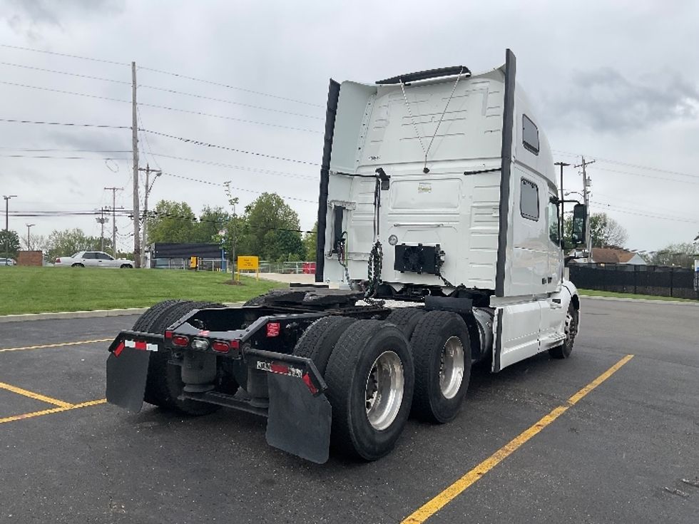 Sleeper Tractor-Heavy Duty Tractors-Volvo-2022-VNL64860-Akron-OH-539,792\n\t\tmiles-$ 75,000 - Image 7