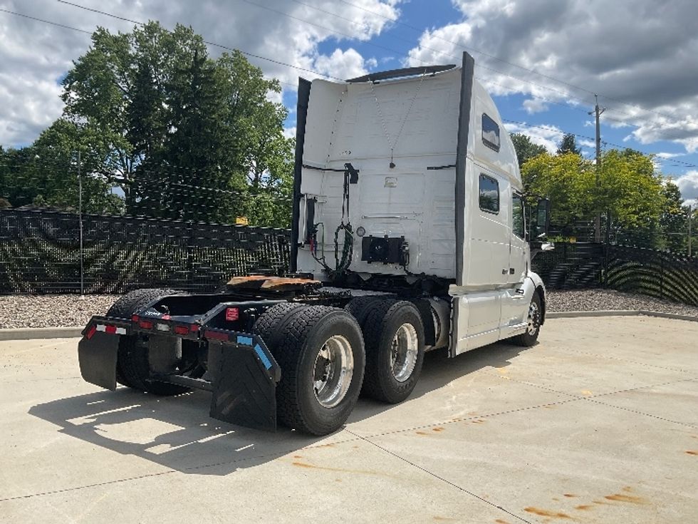 Sleeper Tractor-Heavy Duty Tractors-Volvo-2022-VNL64860-Akron-OH-680,945\n\t\tmiles-$ 63,500 - Image 7