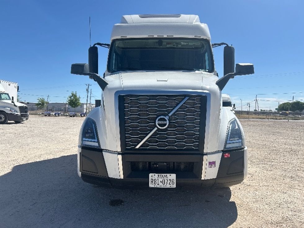 Sleeper Tractor-Heavy Duty Tractors-Volvo-2022-VNL64860-Amarillo-TX-420,312\n\t\tmiles-$ 91,250 - Image 2