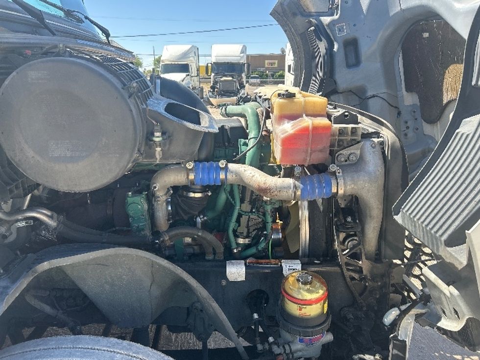 Sleeper Tractor-Heavy Duty Tractors-Volvo-2022-VNL64860-Amarillo-TX-420,312\n\t\tmiles-$ 91,250 - Image 20