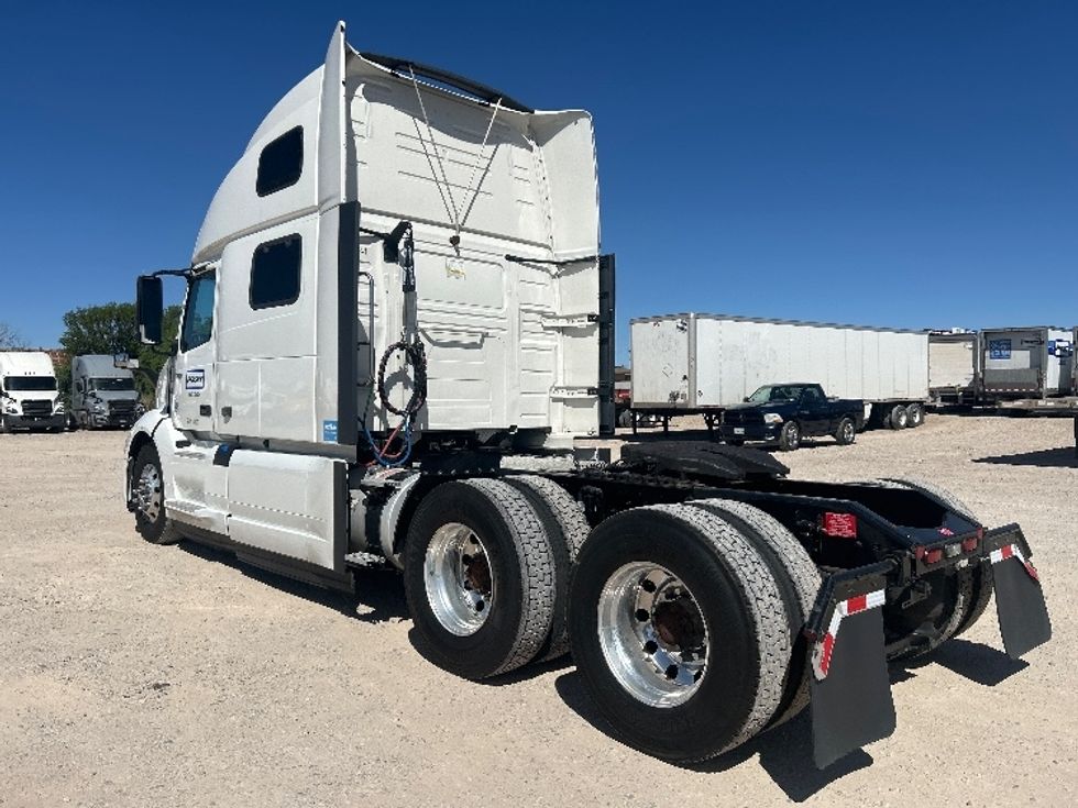 Sleeper Tractor-Heavy Duty Tractors-Volvo-2022-VNL64860-Amarillo-TX-420,312\n\t\tmiles-$ 91,250 - Image 5