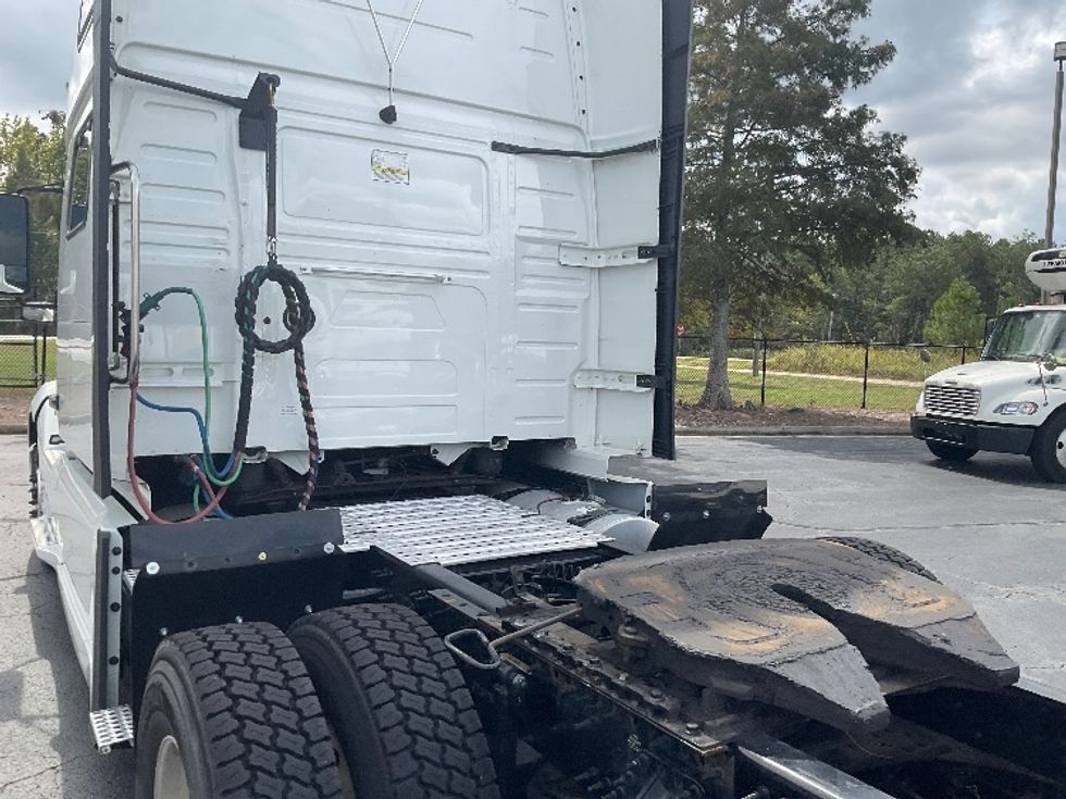 Sleeper Tractor-Heavy Duty Tractors-Volvo-2022-VNL64860-Augusta-GA-488,087\n\t\tmiles-$ 80,000 - Image 22