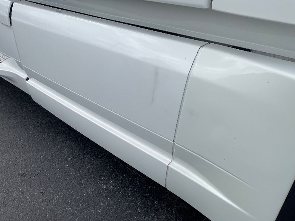 Sleeper Tractor-Heavy Duty Tractors-Volvo-2022-VNL64860-Augusta-GA-488,087\n\t\tmiles-$ 80,000 - Image 28