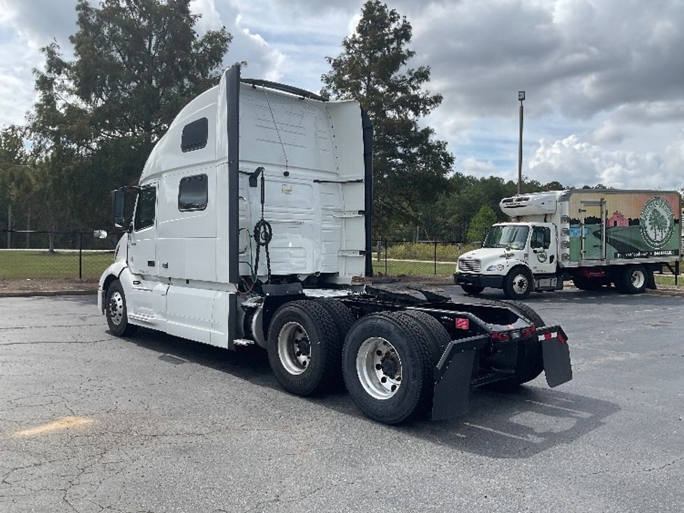 Sleeper Tractor-Heavy Duty Tractors-Volvo-2022-VNL64860-Augusta-GA-488,087\n\t\tmiles-$ 80,000 - Image 5