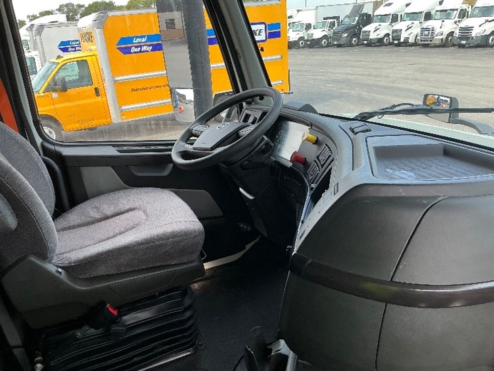 Sleeper Tractor-Heavy Duty Tractors-Volvo-2022-VNL64860-East Chicago-IN-445,645\n\t\tmiles-$ 82,500 - Image 15