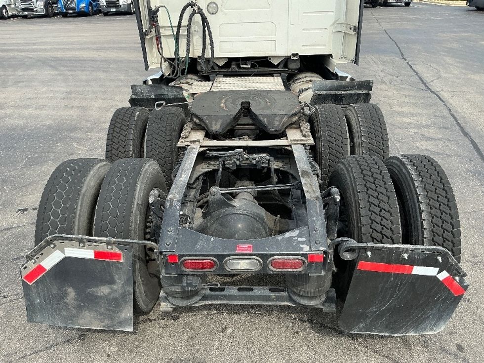 Sleeper Tractor-Heavy Duty Tractors-Volvo-2022-VNL64860-East Chicago-IN-445,645\n\t\tmiles-$ 82,500 - Image 6