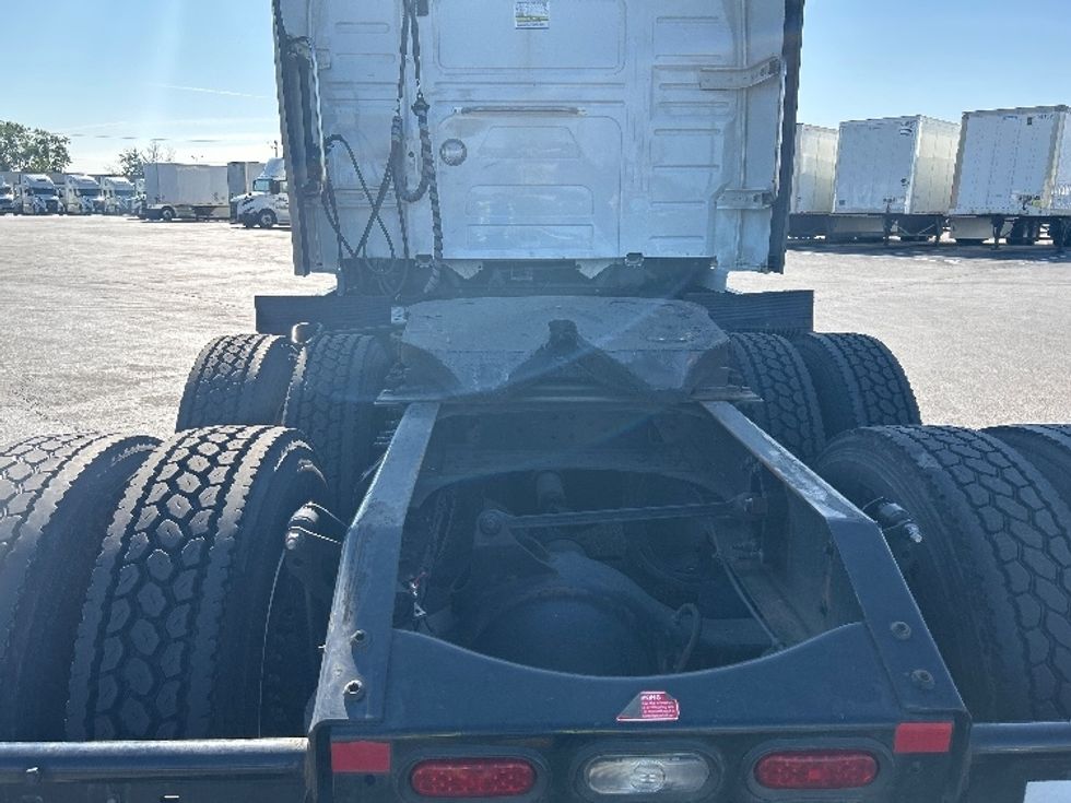 Sleeper Tractor-Heavy Duty Tractors-Volvo-2022-VNL64860-East Chicago-IN-603,605\n\t\tmiles-$ 65,500 - Image 6
