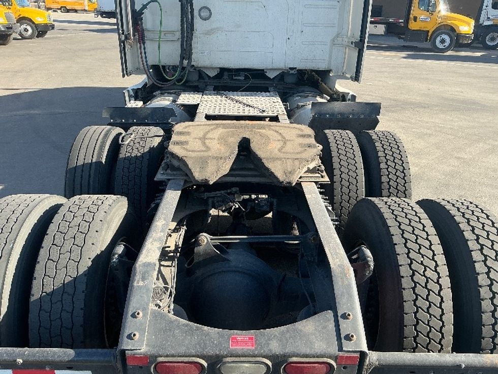 Sleeper Tractor-Heavy Duty Tractors-Volvo-2022-VNL64860-Fontana-CA-702,604\n\t\tmiles-$ 60,750 - Image 6