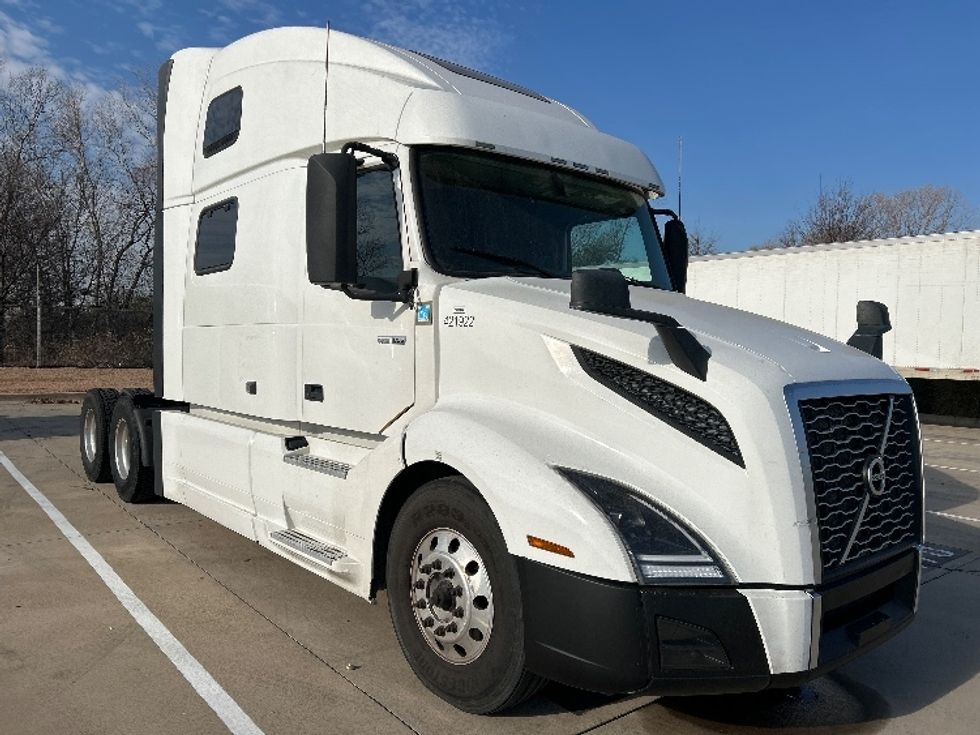 Sleeper Tractor-Heavy Duty Tractors-Volvo-2022-VNL64860-Fort Worth-TX-279,209\n\t\tmiles-$ 100,750 - Image 1