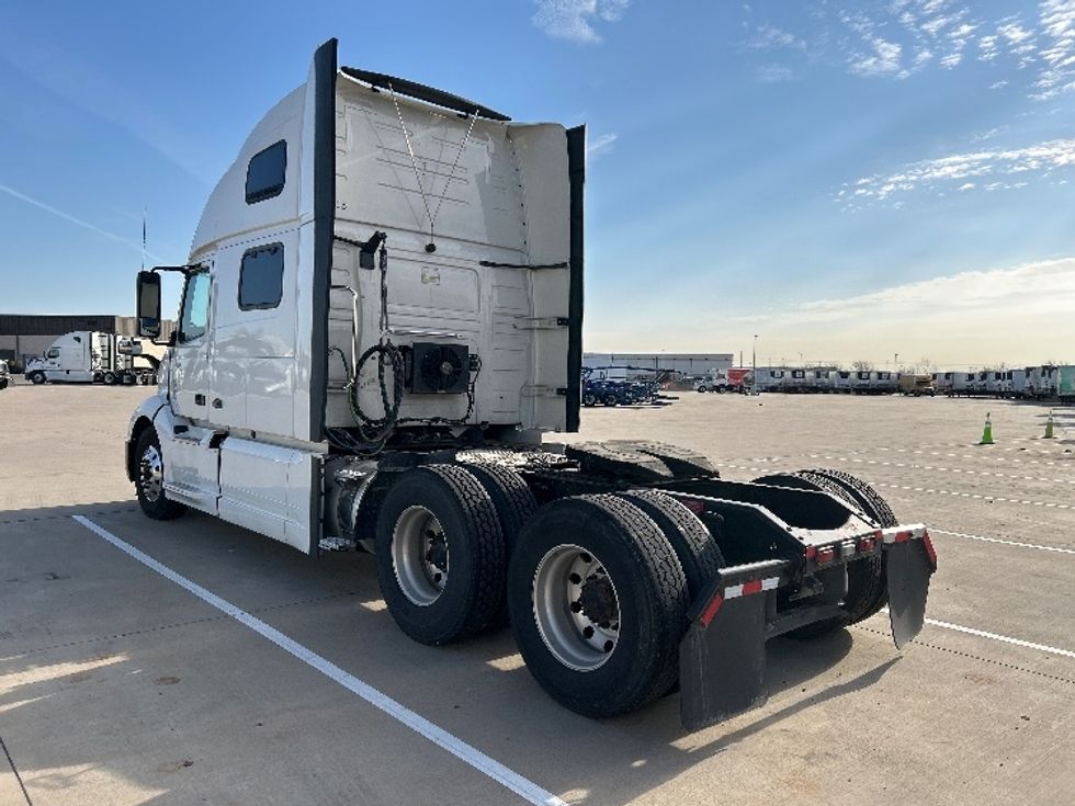 Sleeper Tractor-Heavy Duty Tractors-Volvo-2022-VNL64860-Fort Worth-TX-279,209\n\t\tmiles-$ 100,750 - Image 5