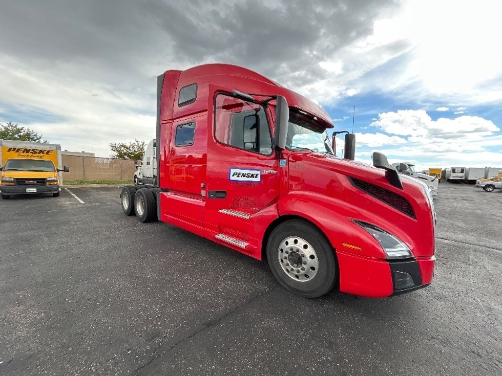 Sleeper Tractor-Heavy Duty Tractors-Volvo-2022-VNL64860-Greeley-CO-275,090\n\t\tmiles-$ 107,500 - Image 1