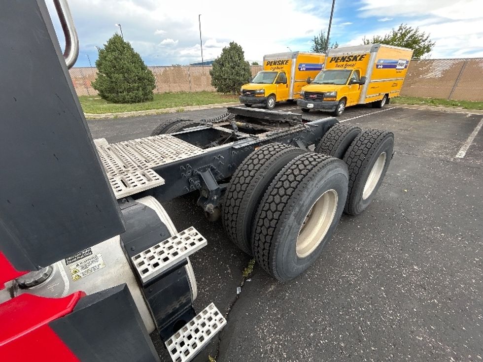 Sleeper Tractor-Heavy Duty Tractors-Volvo-2022-VNL64860-Greeley-CO-275,090\n\t\tmiles-$ 107,500 - Image 22