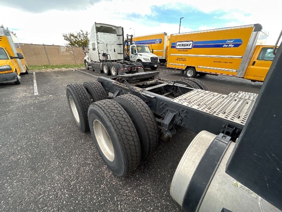 Sleeper Tractor-Heavy Duty Tractors-Volvo-2022-VNL64860-Greeley-CO-275,090\n\t\tmiles-$ 107,500 - Image 23