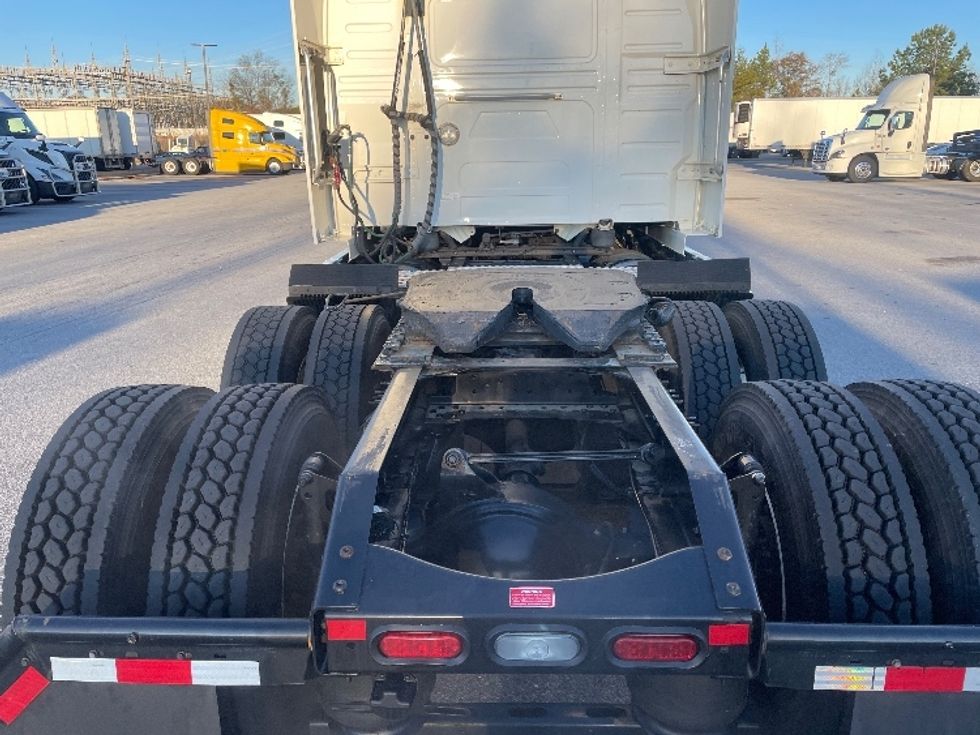 Sleeper Tractor-Heavy Duty Tractors-Volvo-2022-VNL64860-Greenville-SC-523,960\n\t\tmiles-$ 73,500 - Image 6