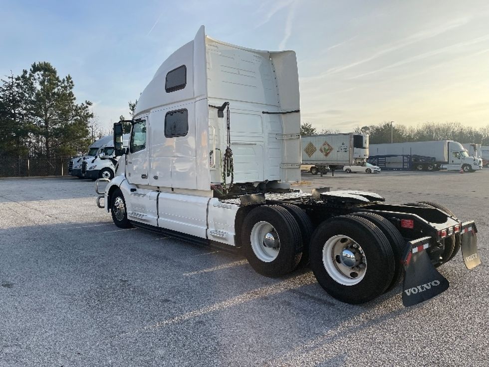 Sleeper Tractor-Heavy Duty Tractors-Volvo-2022-VNL64860-Greenville-SC-545,707\n\t\tmiles-$ 71,750 - Image 5