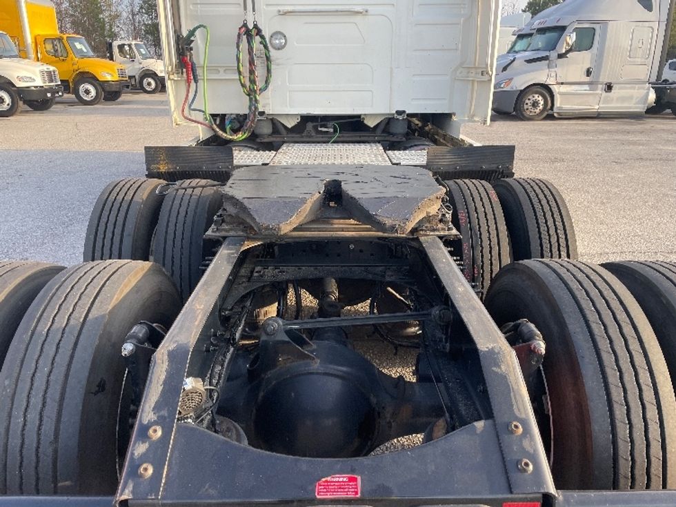 Sleeper Tractor-Heavy Duty Tractors-Volvo-2022-VNL64860-Greenville-SC-545,707\n\t\tmiles-$ 71,750 - Image 6