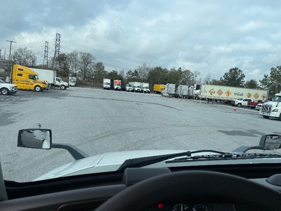 Sleeper Tractor-Heavy Duty Tractors-Volvo-2022-VNL64860-Greenville-SC-616,142\n\t\tmiles-$ 64,500 - Image 11