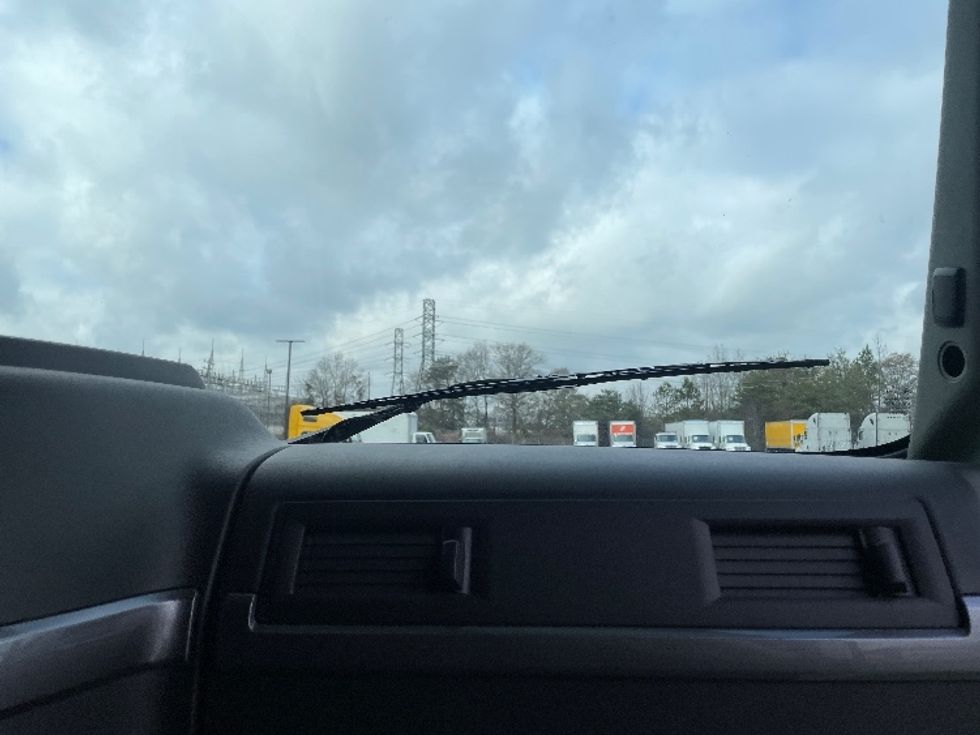 Sleeper Tractor-Heavy Duty Tractors-Volvo-2022-VNL64860-Greenville-SC-616,142\n\t\tmiles-$ 64,500 - Image 14