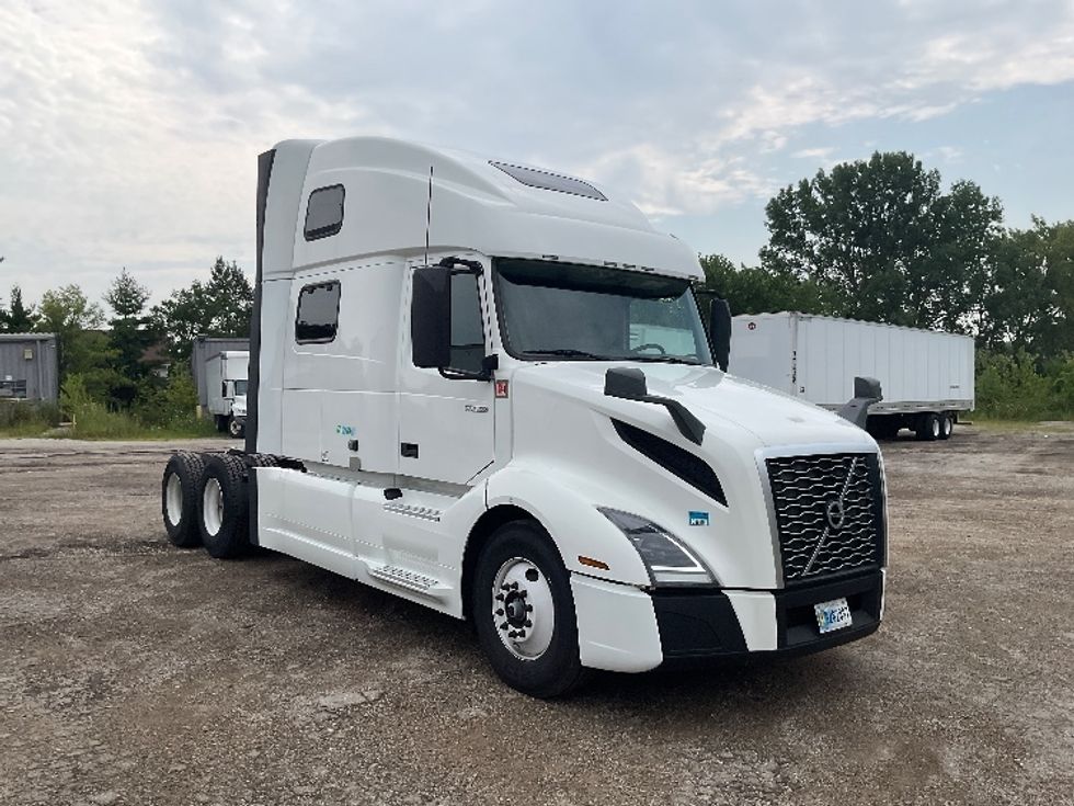 Sleeper Tractor-Heavy Duty Tractors-Volvo-2022-VNL64860-La Porte-IN-431,177\n\t\tmiles-$ 87,000 - Image 1