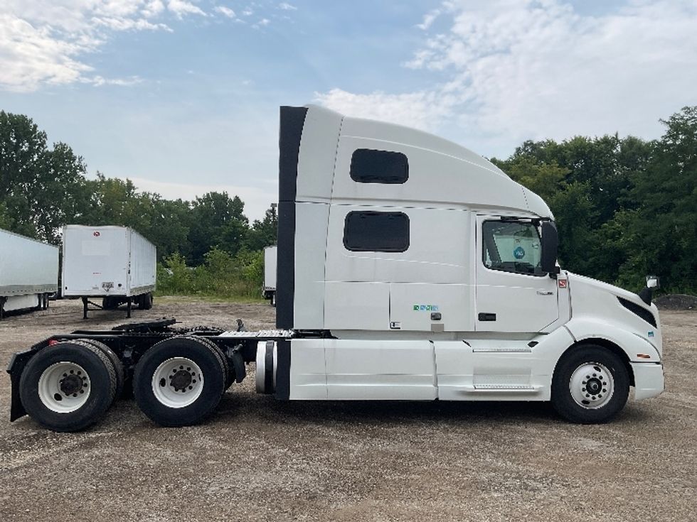 Sleeper Tractor-Heavy Duty Tractors-Volvo-2022-VNL64860-La Porte-IN-431,177\n\t\tmiles-$ 87,000 - Image 8