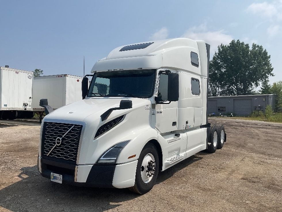 Sleeper Tractor-Heavy Duty Tractors-Volvo-2022-VNL64860-La Porte-IN-454,055\n\t\tmiles-$ 84,500 - Image 3