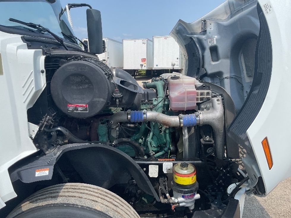 Sleeper Tractor-Heavy Duty Tractors-Volvo-2022-VNL64860-La Porte-IN-537,881\n\t\tmiles-$ 77,000 - Image 20