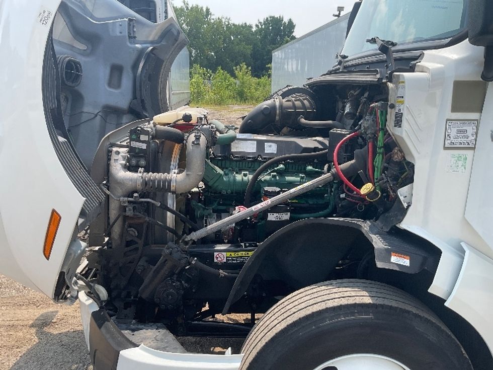 Sleeper Tractor-Heavy Duty Tractors-Volvo-2022-VNL64860-La Porte-IN-537,881\n\t\tmiles-$ 77,000 - Image 21
