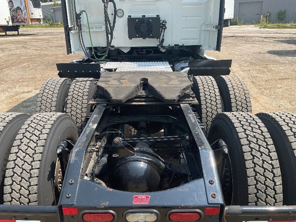 Sleeper Tractor-Heavy Duty Tractors-Volvo-2022-VNL64860-La Porte-IN-537,881\n\t\tmiles-$ 77,000 - Image 6