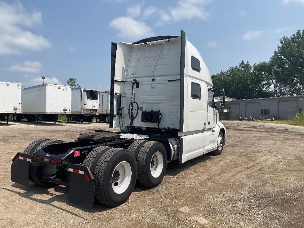Sleeper Tractor-Heavy Duty Tractors-Volvo-2022-VNL64860-La Porte-IN-537,881\n\t\tmiles-$ 77,000 - Image 7