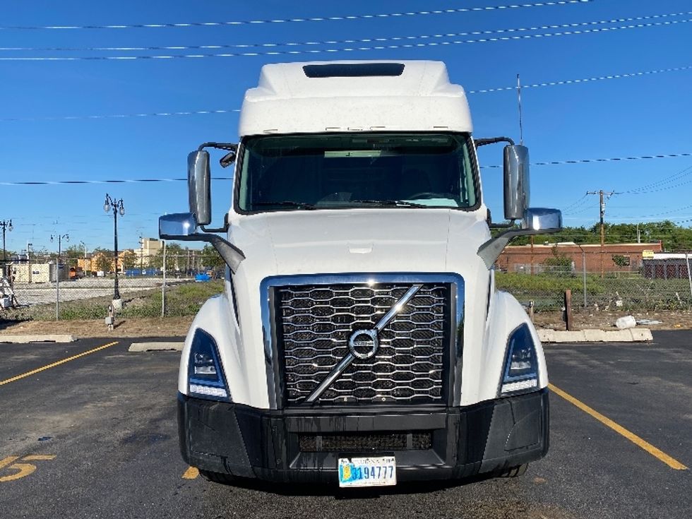 Sleeper Tractor-Heavy Duty Tractors-Volvo-2022-VNL64860-La Porte-IN-545,054\n\t\tmiles-$ 70,000 - Image 2