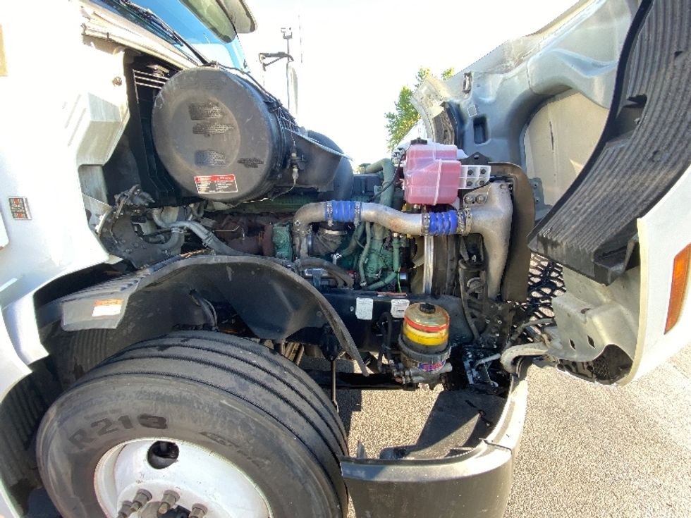 Sleeper Tractor-Heavy Duty Tractors-Volvo-2022-VNL64860-La Porte-IN-545,054\n\t\tmiles-$ 70,000 - Image 20