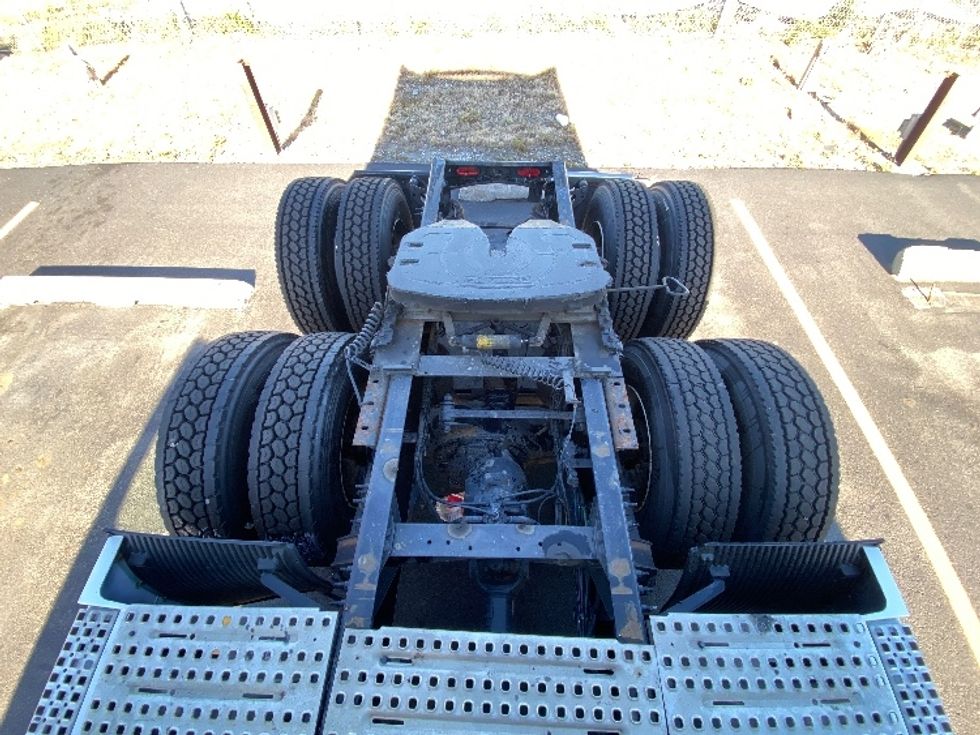 Sleeper Tractor-Heavy Duty Tractors-Volvo-2022-VNL64860-La Porte-IN-545,054\n\t\tmiles-$ 70,000 - Image 22