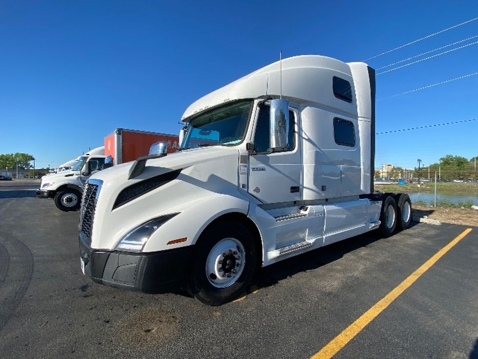 Sleeper Tractor-Heavy Duty Tractors-Volvo-2022-VNL64860-La Porte-IN-545,054\n\t\tmiles-$ 70,000 - Image 3